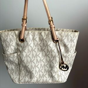 MK tote